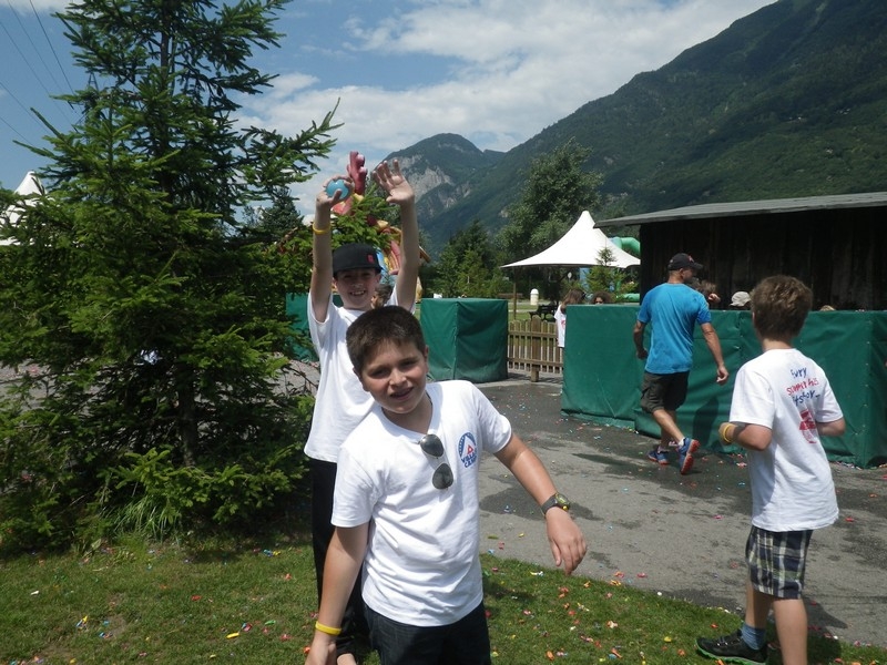 Village Camps International Summer Camp Leysin, Switzerland 2025-08-09 https://www.villagecamps.com/journals_admin/images/695-10-yellowgreeniess (8).jpg